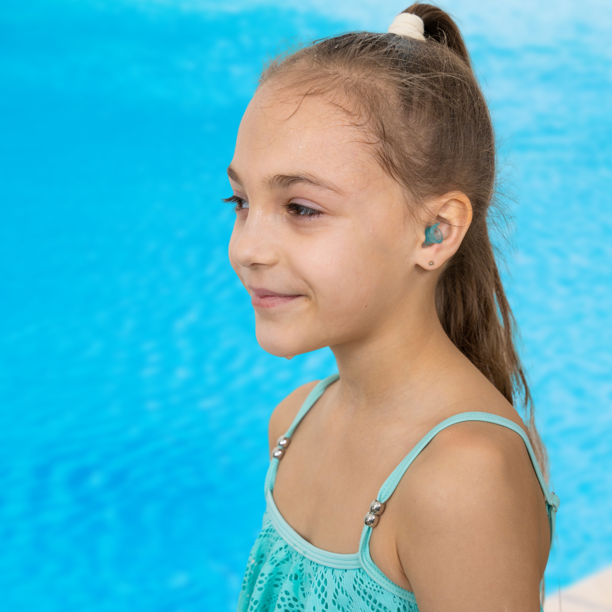 Bild-eines-Kindes-in-einem-Pool
